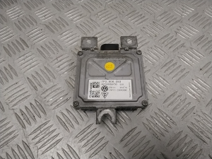   Module de commande de la pompe à carburant  - 7P0906093 