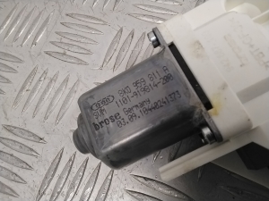 Porsche Cayenne (2010–2017) Rear side door window regulator motor 8K0959811A - 3