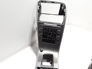 VOLVO XC60 (2008–2017) Salons un tā detaļas - 7