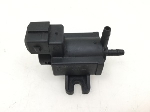 Opel Astra H (2004–2010) Solenoid 72244800 - 2