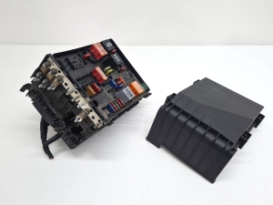   Fuse boxes  - 1K0937132D 