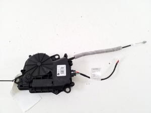 Bagāžnieka vāka elektriskais pievilcējs - 7374006