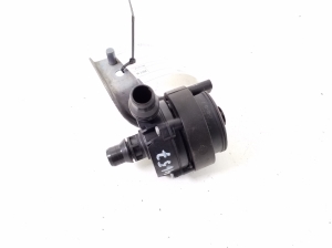 Auxiliary water pump - 8605322