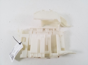 Engine control unit bracket - 7632906