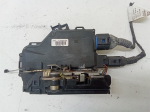 Volkswagen Touareg I (2002–2010) Rear side door lock 7L0839016B - 2