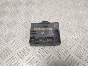   Boîtier de commande de porte avant  - 7PP959792L 