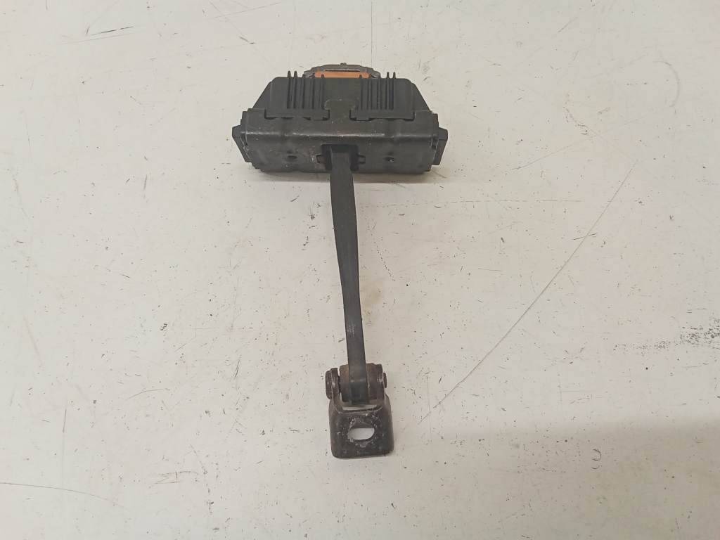 BMW 5 SERIES E61 (2004–2010) Rear side door opening limiter 7033612 BMW 5 SERIES E61 (2004–2010) Rear side door opening limiter 7033612