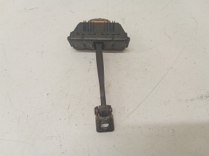 Rear side door opening limiter - 7033612