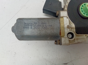 BMW 5 SERIES E61 (2004–2010) Hinterer Seitentür-Fensterhebermotor 6922320 - 3
