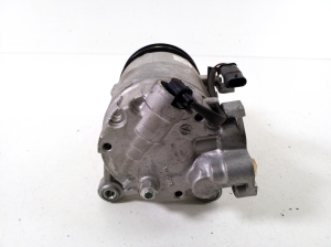 BMW X1 F48 (2015–2022) A/C compressor 6826873 - 3