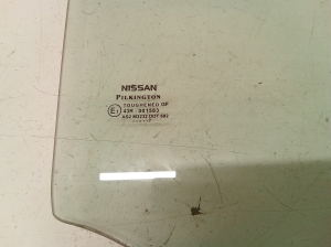 NISSAN Note E11 (2005–2014) Aizmugurējo sānu durvju stikls 43R001583 - 2