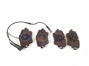 BMW X1 F48 (2015–2022) Piduriklotsid ees 8867481 - 6