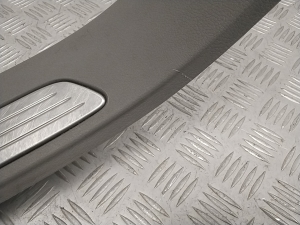 Porsche Cayenne (2010–2017) Inner sill trim 7P5853369J - 3
