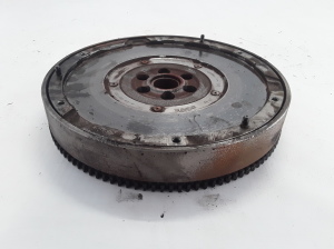  Clutch flywheel 