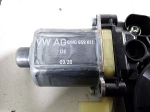 AUDI A4 B9 (2015–2026) Rear side door window regulator and its parts - 4