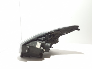 RENAULT Trafic III (2014–2022) Headlight 260109424R - 4