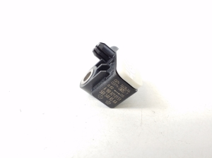 Mercedes Benz B-Class 246 (2011–2017) Airbagsensor A1668210151 - 3