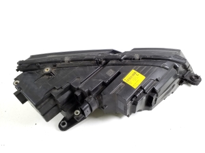 Skoda Octavia III (2013–2019) Scheinwerfer vorne 5E1941015F - 2