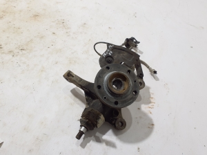 Front wheel hub - SU001A6463