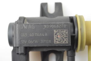 Skoda Superb (2015–2026) Magnetventil 04L131051F - 4