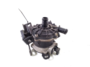 Zusatzwasserpumpe - 215815MP0A