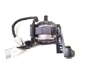   Pompe à eau auxiliaire  - 215815MP1A 