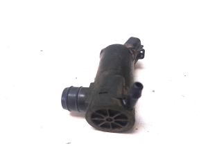 TOYOTA Avensis Verso M2 (2001–2009) Front windshield washer pump 8533033020 - 2