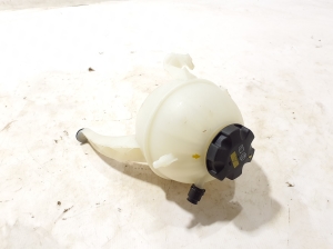   Coolant reservoir  - 8610662 