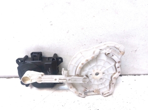 TOYOTA Avensis Verso M2 (2001–2009) Salongi soojenduse klapi mootor 0637008600 - 2
