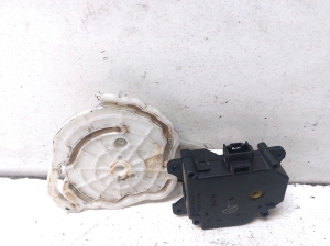 TOYOTA Avensis Verso M2 (2001–2009) Salongi soojenduse klapi mootor 0637008600 - 4