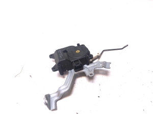 TOYOTA Avensis Verso M2 (2001–2009) Salongi soojenduse klapi mootor 0637008610 - 4
