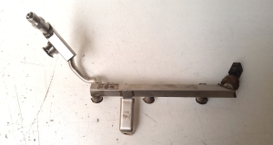 Volkswagen Passat B7 (2010–2014) Common Rail Kraftstoffleitung 03C129041A