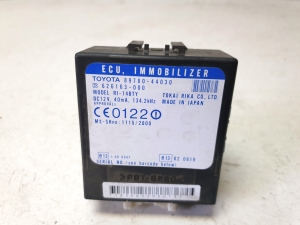 TOYOTA Avensis Verso M2 (2001–2009) Immobilizer unit 8978044030 - 3