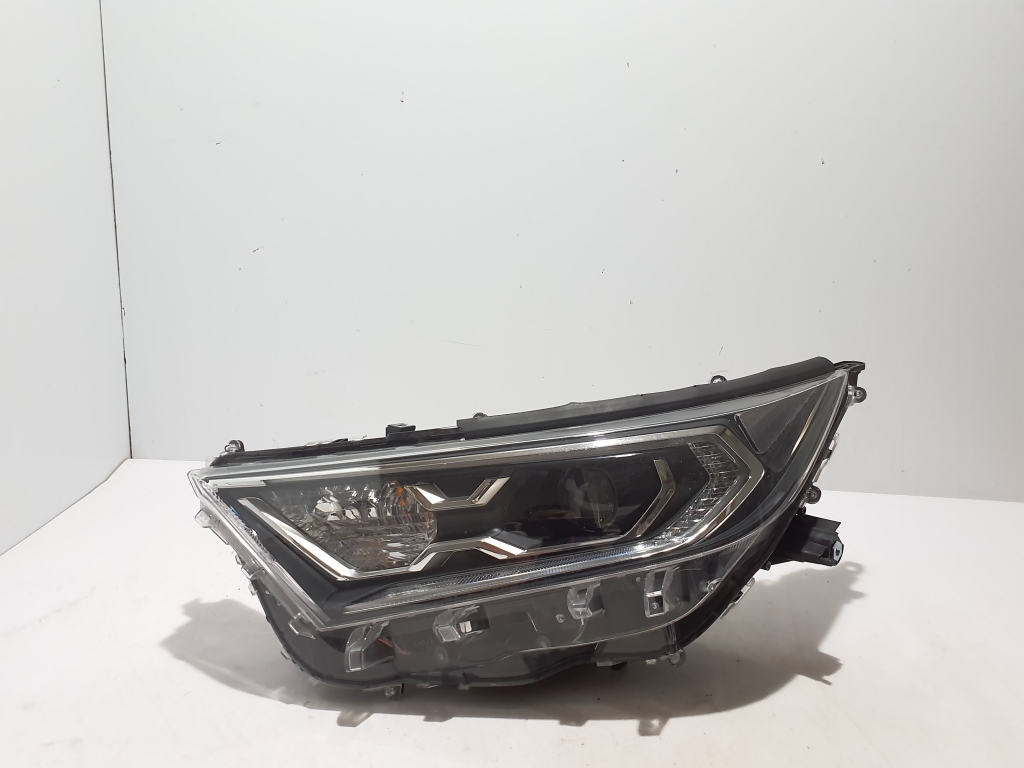 TOYOTA RAV 4 A5 (2019–2026) Scheinwerfer vorne 8118542A30 TOYOTA RAV 4 A5 (2019–2026) Scheinwerfer vorne 8118542A30