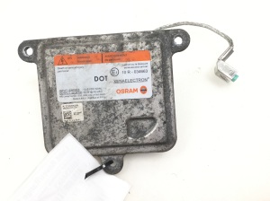 Xenon headlight control unit - 10R034663