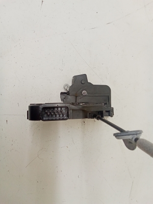 VOLVO XC70 (2007–2016) Rear side door lock 31253280 - 3