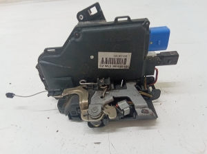 Volkswagen Touareg I (2002–2010) Rear side door lock 991635101 - 2