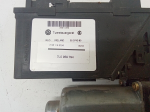 Volkswagen Touareg I (2002–2010) Hinterer Seitentür-Fensterhebermotor 7L0959794 - 2