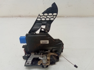 Volkswagen Touareg I (2002–2010) Rear side door lock 7L0839015 - 2