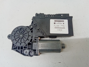 Volkswagen Touareg I (2002–2010) Rear side door window regulator motor 7L0959795 - 4