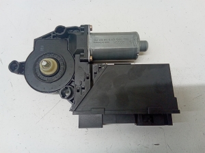 Hinterer Seitentür-Fensterhebermotor - 7L0959795
