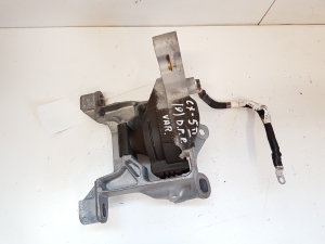 Engine mount - KDRA39060
