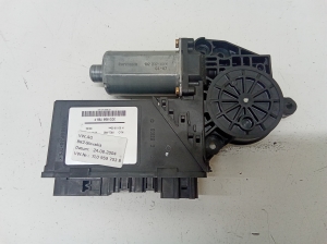 Volkswagen Touareg I (2002–2010) Hinterer Seitentür-Fensterhebermotor 7L0959703 - 2