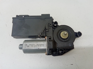 Hinterer Seitentür-Fensterhebermotor - 7L0959703