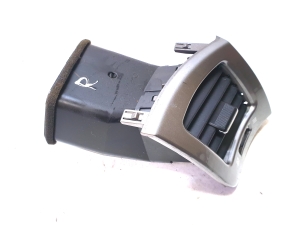 TOYOTA Avensis Verso M2 (2001–2009) Dashboard air vent grilles 5566044080 - 3