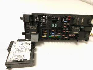 Land Rover Sport (2013–2026) Drošinātāju kaste salonā HPLA14A073BC - 2