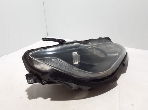 Chrysler Pacifica (2016–2026) Esituli 68370844AB - 2