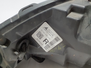 Chrysler Pacifica (2016–2026) Esituli 68370844AB - 5