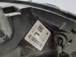 Chrysler Pacifica (2016–2026) Esituli 68370845AB - 5