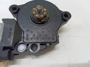 Kia Sorento (2002–2009) Hinterer Seitentür-Fensterhebermotor 3130084192 - 3